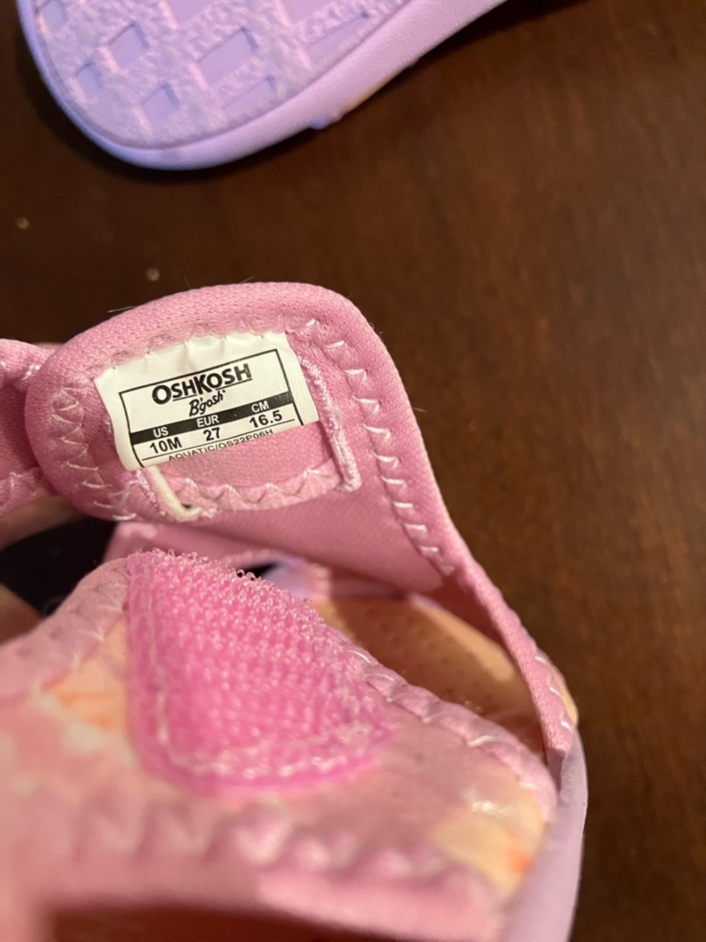 Size 10 girls OshKosh B'gosh Lilac and Peach Tie-Dye Kids Sandals or water shoes - Picture 3 of 7
